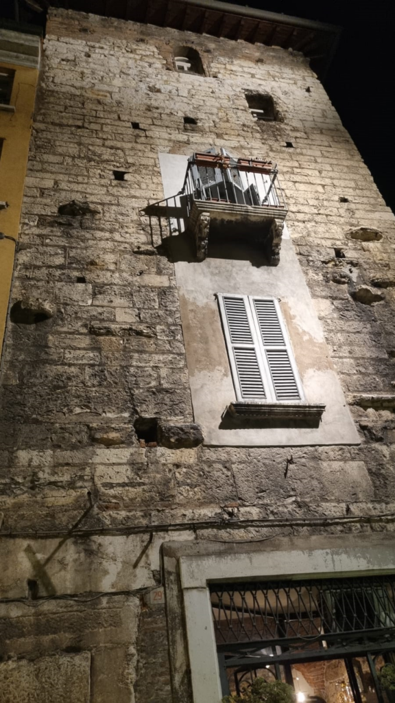 Questa immagine ha l'attributo alt vuoto; il nome del file è image-6.png